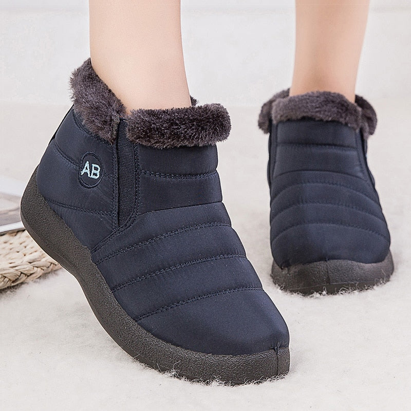 Bota Feminina Peluciada Cozy